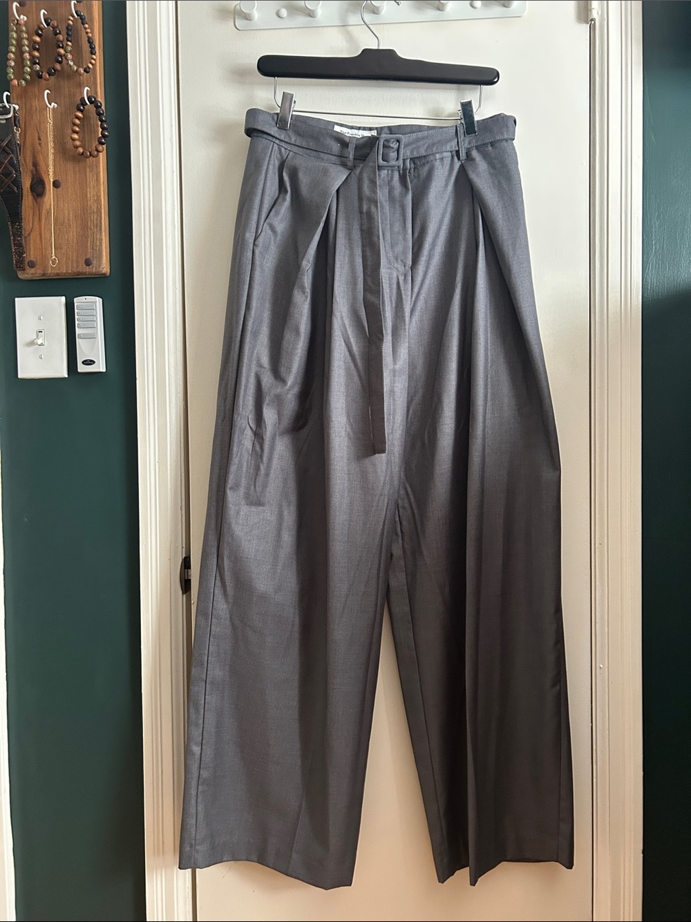 The Frankie Shop Gray Pleated Wide-Leg Trousers with belt